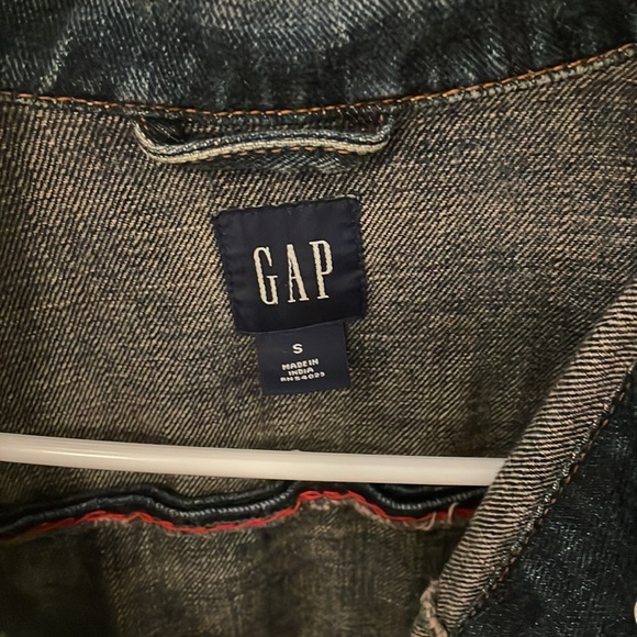 Gap dark blue denim jean jacket, slightly cropped length, size S - Picture 2 of 6